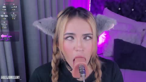 Snapshot of alejamillan1 chatting on December 30, 2024, 5:58 am night GTM -5 online show from December 30, 2024, 5:58 am