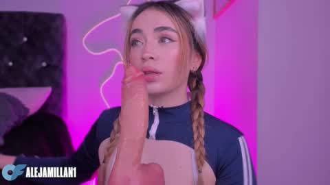 Snapshot of alejamillan1 chatting on November 29, 2025, 6:05 am night GTM -5 online show from November 29, 2025, 6:05 am