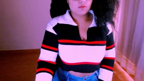 Alejandra  online show from October 19, 2025, 1:34 pm