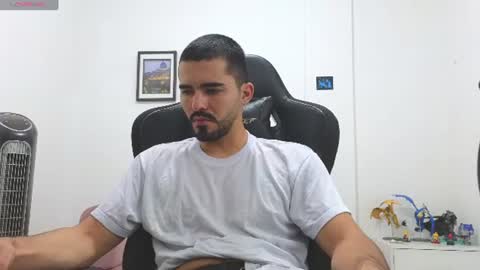 Snapshot of alejandroo_7 chatting on July 2, 2026, 12:54 am alejandroo_7 online show from July 2, 2026, 12:54 am