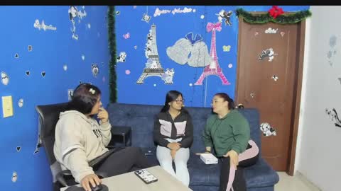 Snapshot of alejita_smithh chatting on February 10, 2025, 12:29 pm zoe and Kataleya online show from February 10, 2025, 12:29 pm