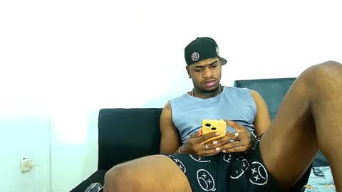 alejo_21cm online show from January 30, 2025, 2:06 am