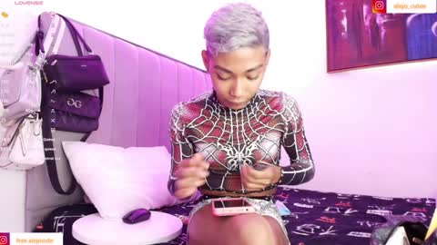 alejo_cute online show from December 28, 2024, 4:09 pm