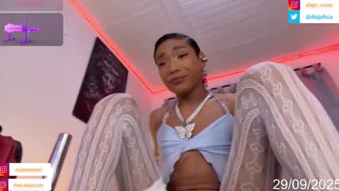 alejo_cute online show from September 30, 2025, 1:21 am