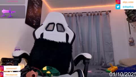 alejo_cute online show from October 1, 2025, 11:44 pm