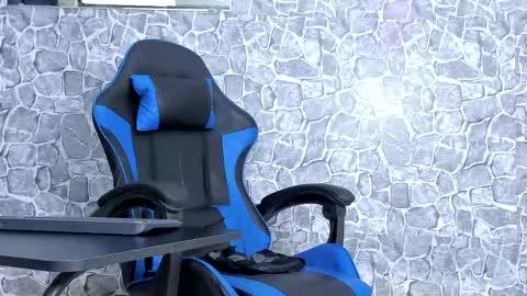 Snapshot of alejo_peverell chatting on May 7, 2026, 8:25 pm alejo peverell online show from May 7, 2026, 8:25 pm