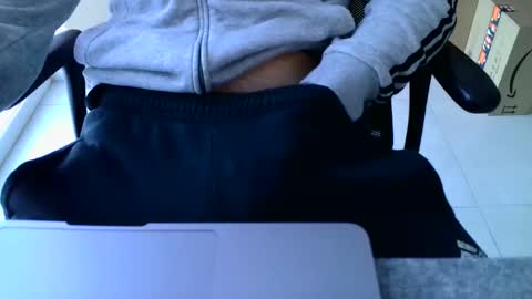 Snapshot of aleks8686 chatting on December 15, 2025, 2:43 pm Aleks online show from December 15, 2025, 2:43 pm