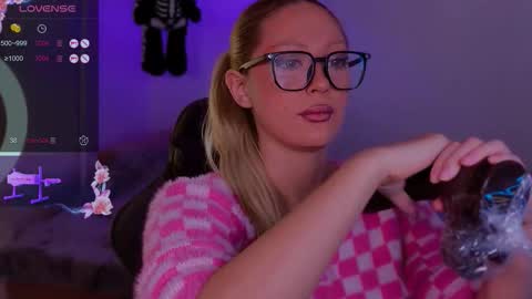 aleksacandy online show from November 11, 2025, 3:12 pm