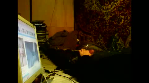 Snapshot of alekss4 chatting on December 25, 2024, 8:40 am alekss4 online show from December 25, 2024, 8:40 am