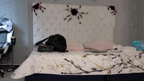 alektra_bryce online show from October 28, 2025, 7:38 pm