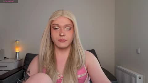 ALENA  INDEPENDENT MODEL online show from April 10, 2026, 2:33 pm