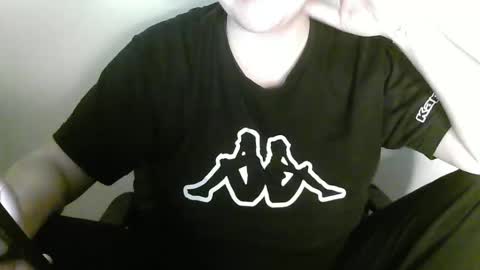 Snapshot of alesialux chatting on April 23, 2026, 9:06 pm Alesia online show from April 23, 2026, 9:06 pm