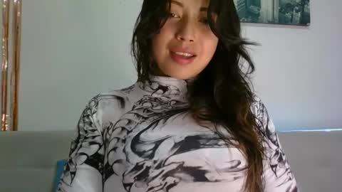 QUEEN OFF MILk  IM BACK  15 NOV online show from December 14, 2025, 5:07 pm