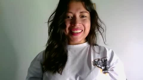 QUEEN OFF MILk  IM BACK  15 NOV online show from April 1, 2026, 5:21 pm