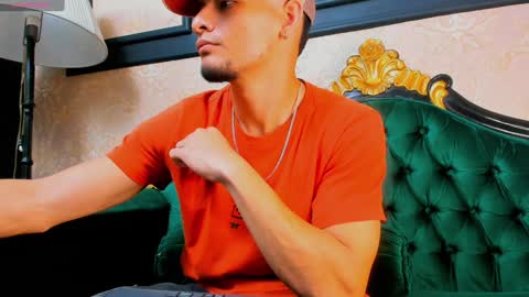 Snapshot of aless_king chatting on January 13, 2025, 11:52 am Alessandro King online show from January 13, 2025, 11:52 am