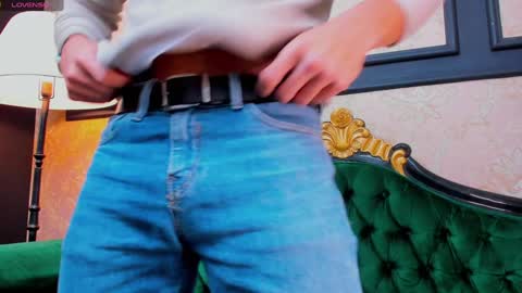 Snapshot of aless_king chatting on January 22, 2025, 11:56 am Alessandro King online show from January 22, 2025, 11:56 am