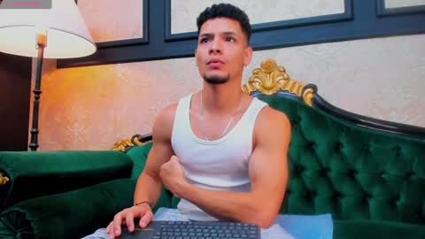 Snapshot of aless_king chatting on January 30, 2025, 11:22 am Alessandro King online show from January 30, 2025, 11:22 am