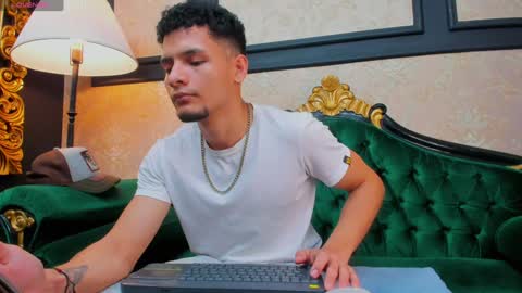 Snapshot of aless_king chatting on February 4, 2025, 11:49 am Alessandro King online show from February 4, 2025, 11:49 am