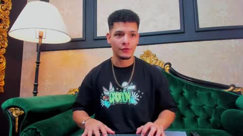 Snapshot of aless_king chatting on February 18, 2025, 11:22 am Alessandro King online show from February 18, 2025, 11:22 am