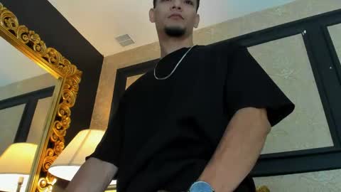 Snapshot of aless_king chatting on April 18, 2026, 9:15 pm Alessandro King online show from April 18, 2026, 9:15 pm