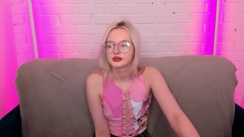 Snapshot of alessakiss chatting on February 11, 2026, 9:03 am alessakiss online show from February 11, 2026, 9:03 am