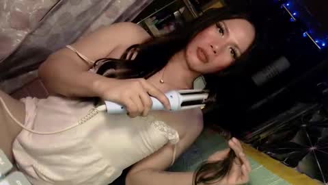 alessandra_megzz online show from March 6, 2026, 10:23 am