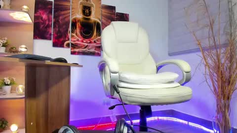 ALESSANDRO  WYE online show from February 8, 2025, 5:29 am