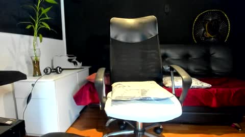 ALESSANDRO  WYE online show from October 24, 2025, 2:30 am