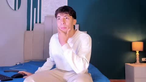 Snapshot of alessandro_dybala chatting on November 12, 2025, 12:05 pm Alessandro Dybala online show from November 12, 2025, 12:05 pm