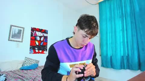 Snapshot of alessandro_dybala chatting on April 24, 2026, 12:07 pm Alessandro Dybala online show from April 24, 2026, 12:07 pm