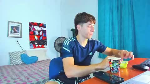 Snapshot of alessandro_dybala chatting on April 29, 2026, 9:32 pm Alessandro Dybala online show from April 29, 2026, 9:32 pm