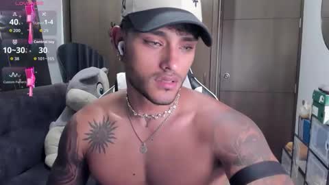 Alessandro Vanni online show from November 9, 2025, 1:26 am