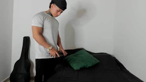 Alessandro online show from April 16, 2026, 12:44 am