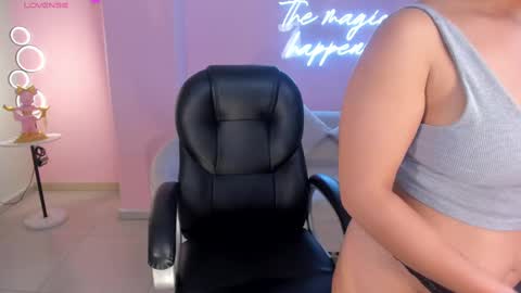 Snapshot of alessaromero chatting on February 26, 2025, 8:33 pm ALESSA ROMERO online show from February 26, 2025, 8:33 pm