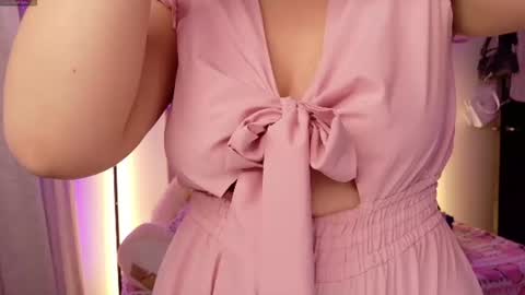 alessia dolce online show from June 17, 2026, 2:58 am