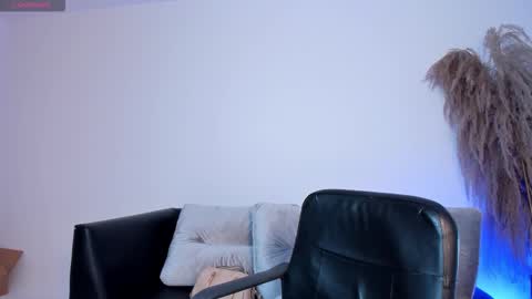 Alessia  Everyday From 0530 to 1430 Col Time online show from December 2, 2025, 11:48 am