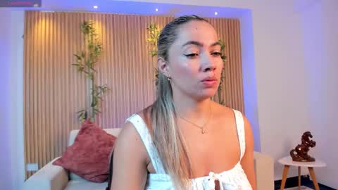 Alessia  Everyday From 0530 to 1430 Col Time online show from December 15, 2025, 12:31 pm