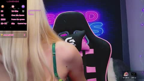 Snapshot of alessiacroft chatting on November 5, 2025, 5:51 am alessiacroft online show from November 5, 2025, 5:51 am