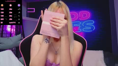 Snapshot of alessiacroft chatting on November 12, 2025, 3:18 am alessiacroft online show from November 12, 2025, 3:18 am