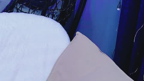 alessiacroft online show from April 23, 2026, 4:57 am