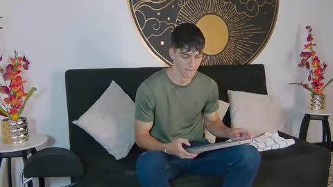 Alessio online show from November 12, 2025, 12:38 pm