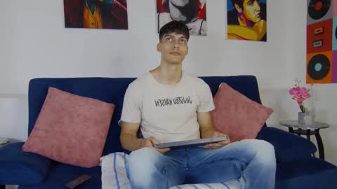 Alessio online show from November 20, 2025, 12:16 pm