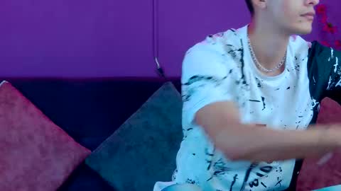 Alessio online show from November 30, 2025, 1:37 pm