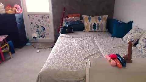 Snapshot of alesyadollblonde chatting on November 21, 2025, 7:29 am AlesyadollBlonde online show from November 21, 2025, 7:29 am