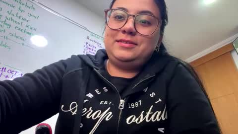 Snapshot of aleteacher chatting on October 5, 2025, 6:23 am Alejandra online show from October 5, 2025, 6:23 am