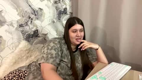 Snapshot of aletta_oushen chatting on February 4, 2025, 1:59 pm Aletta Oushen online show from February 4, 2025, 1:59 pm