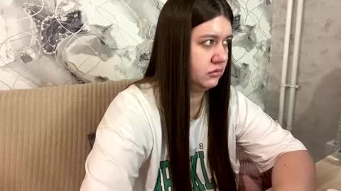 Snapshot of aletta_oushen chatting on February 12, 2025, 5:05 pm Aletta Oushen online show from February 12, 2025, 5:05 pm