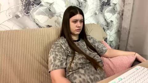 Snapshot of aletta_oushen chatting on February 19, 2025, 4:00 pm Aletta Oushen online show from February 19, 2025, 4:00 pm