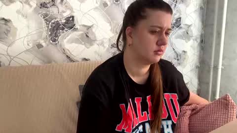 Snapshot of aletta_oushen chatting on February 26, 2025, 6:37 am Aletta Oushen online show from February 26, 2025, 6:37 am