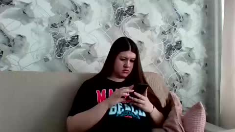 Snapshot of aletta_oushen chatting on March 3, 2025, 8:27 am Aletta Oushen online show from March 3, 2025, 8:27 am